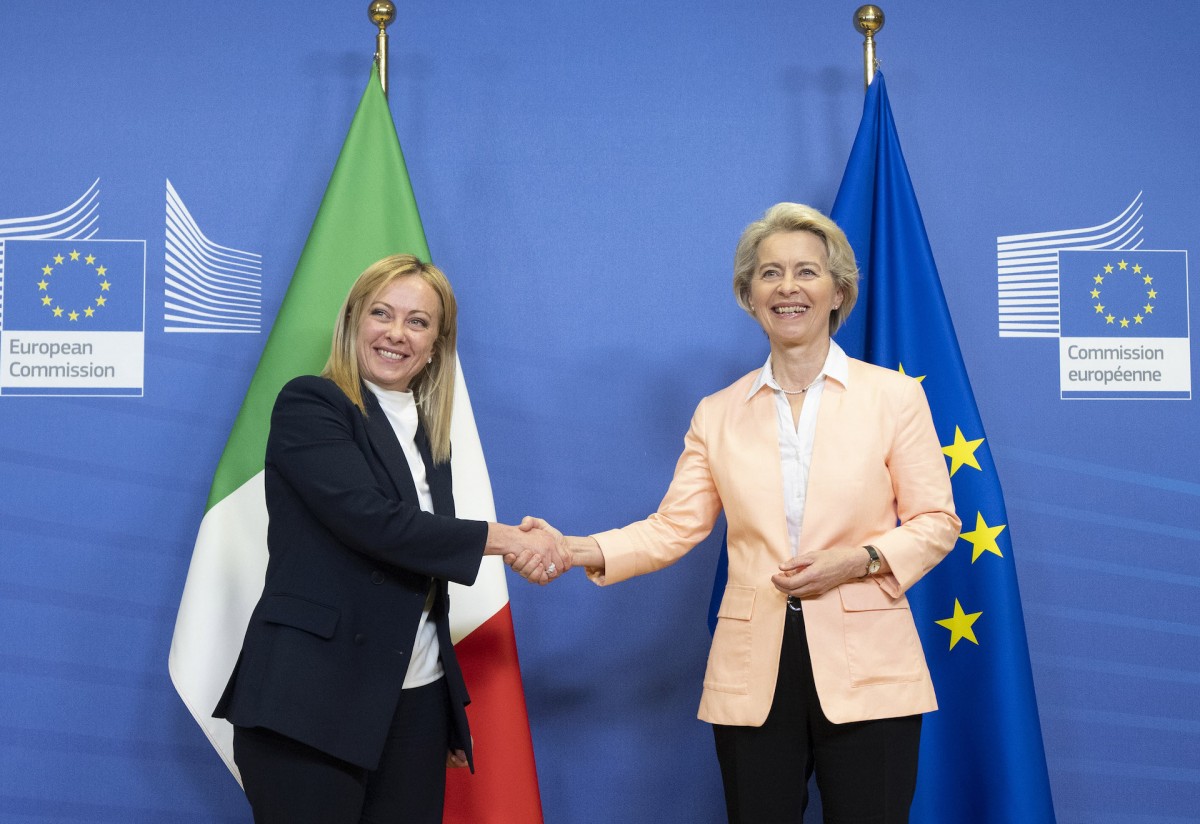 Ursula von der Leyen y Giorgia Meloni se reúnen en la sede de la Comisión.