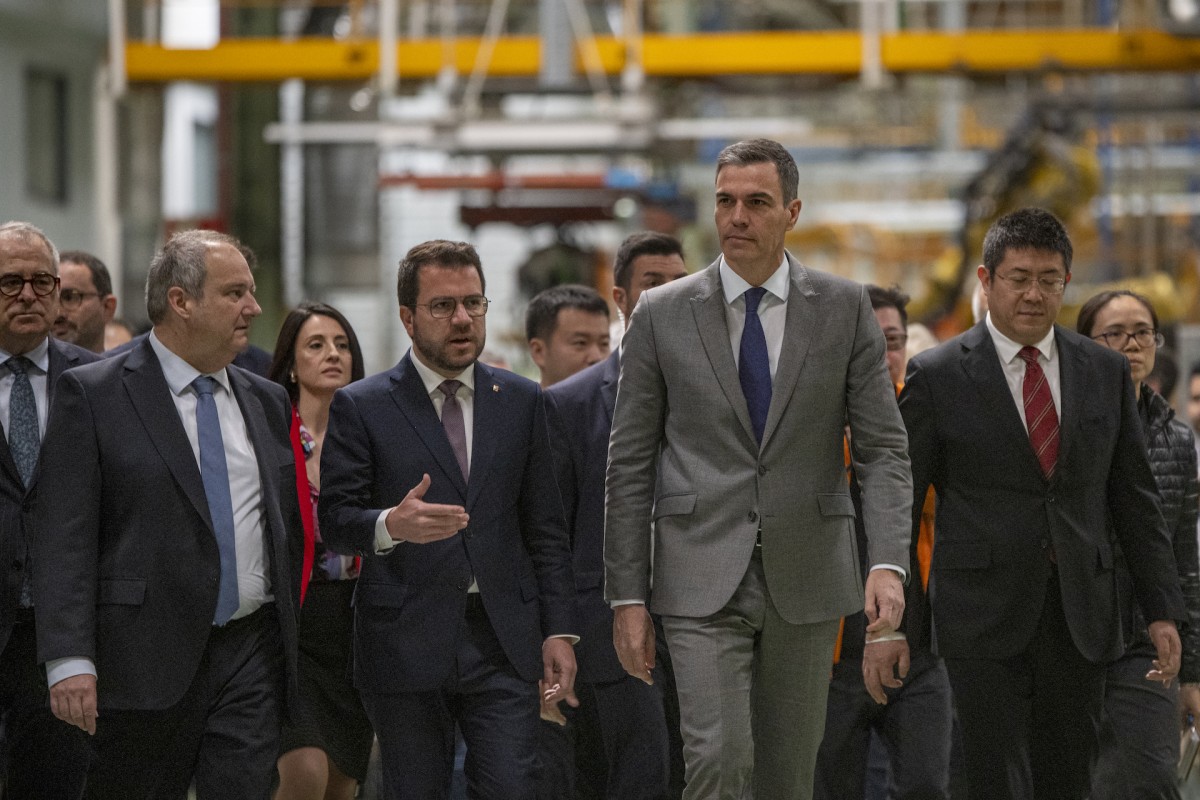 Ebro y Chery firman un acuerdo para producir coches eléctricos en la antigua fábrica de Nissan en Barcelona.