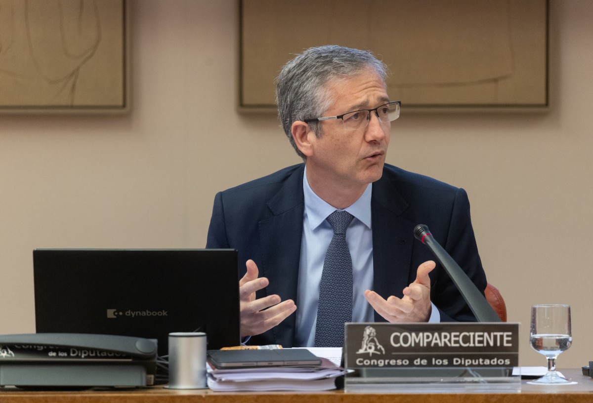 El gobernador del Banco de España comparece ante la Comisión de Economía del Congreso de los Diputados.