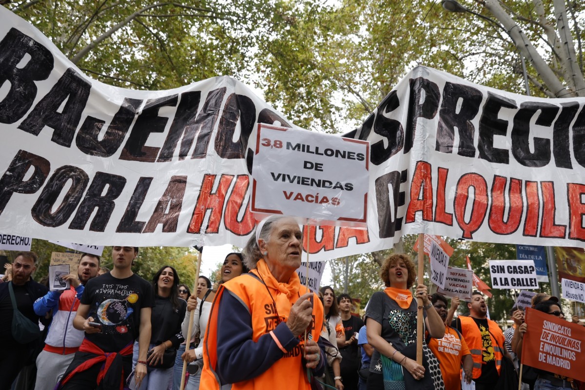 39 colectivos, bajo el lema ‘Se acabó. Bajemos los alquileres’, reclamaron el pasado día 13 de octubre a las distintas administraciones el derecho a una vivienda digna.