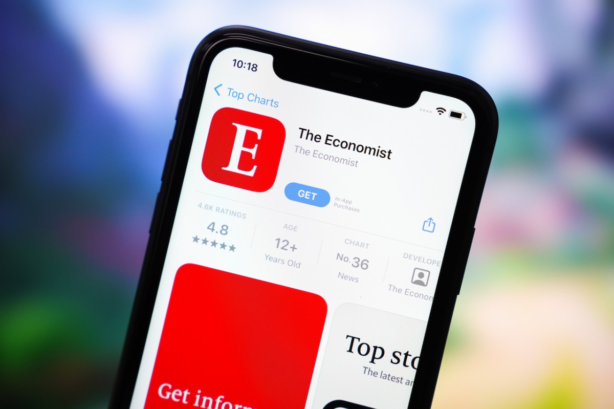 El logotipo de la aplicación 'The Economist' en la App Store de un iPhone.