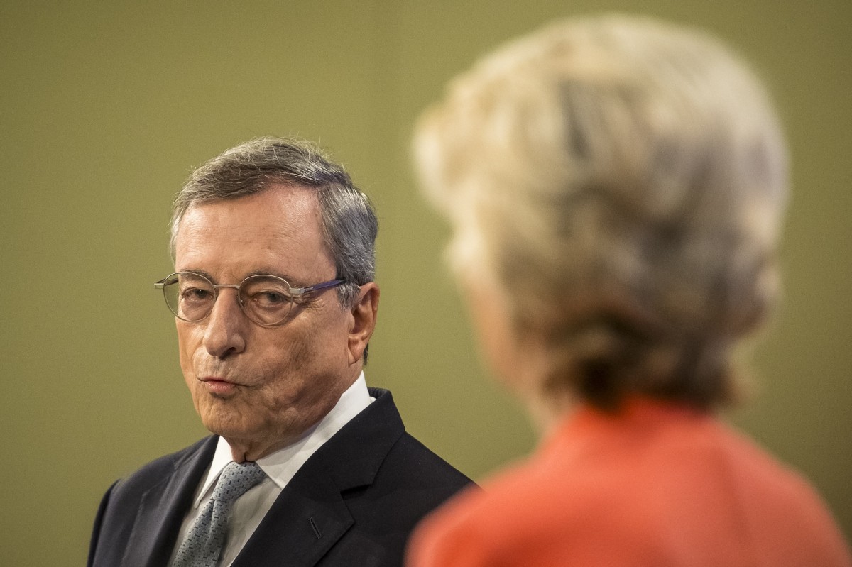 Mario Draghi junto a la presidenta de la Comisión, Ursula von der Leyen, en una rueda de prensa posterior a la presentación del informe 'El futuro de la competitividad europea'.