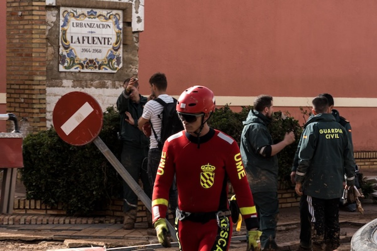 Esta semana, Agenda Pública destaca las labores del Ejército y las fuerzas de seguridad en València.