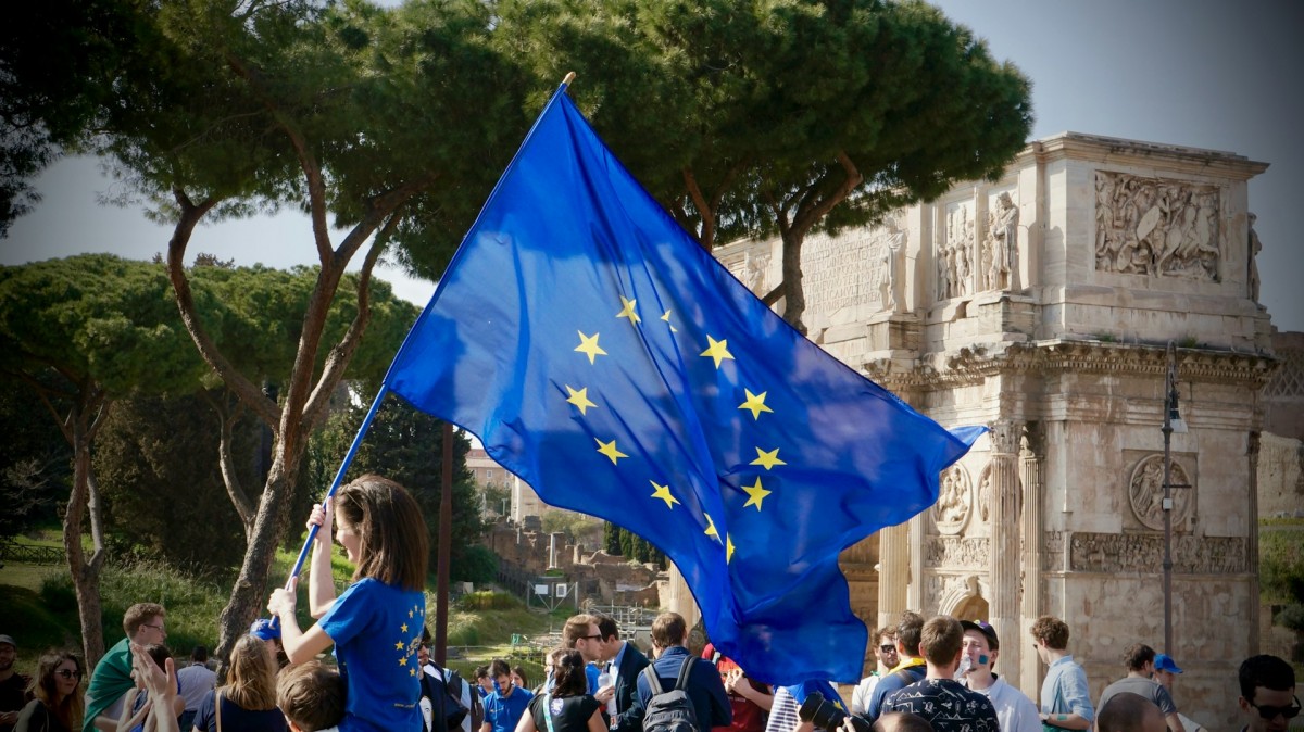 El mundo empuja a la Unión Europea hacia una acción común, según Emilio Ordiz.