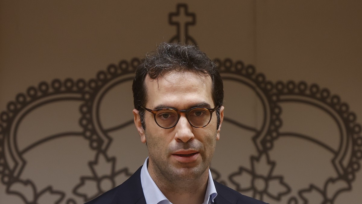 Carlos Cuerpo se reúne con asociaciones de empresarios en una jornada de trabajo en València.