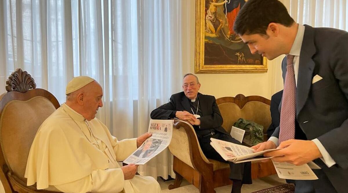 El autor durante una audiencia privada con el Papa.