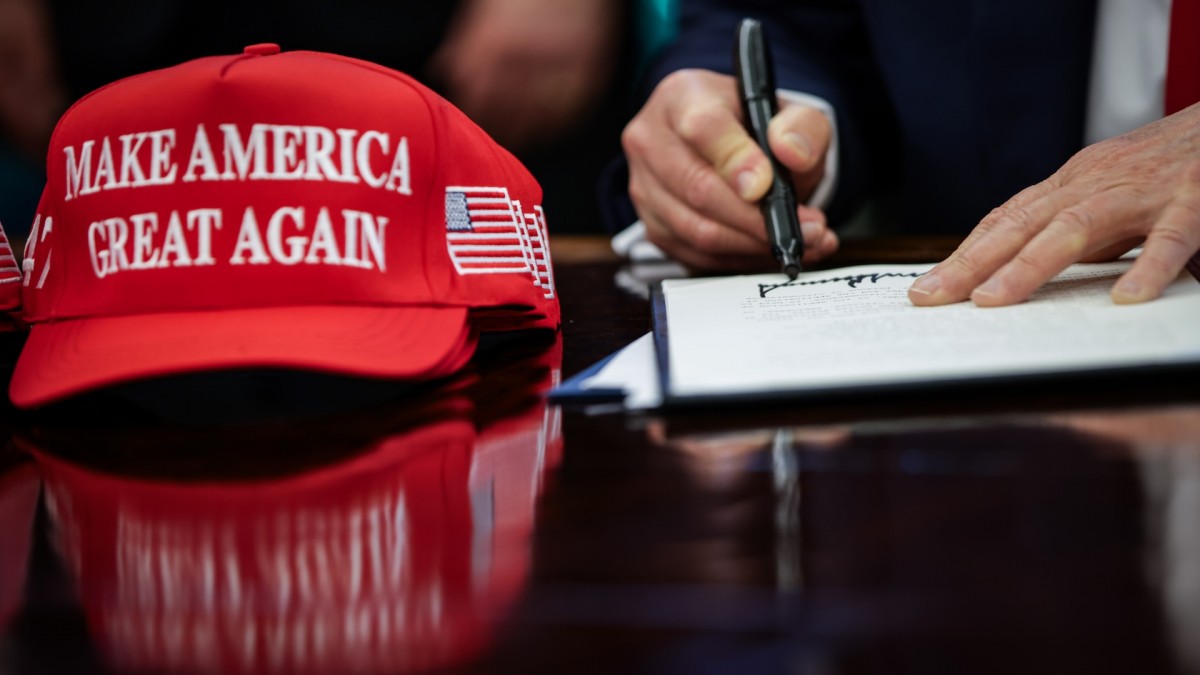 La radicalidad de los primeros cien días de mandato de Trump han desestabilizado su alianza con la derecha radical europea.