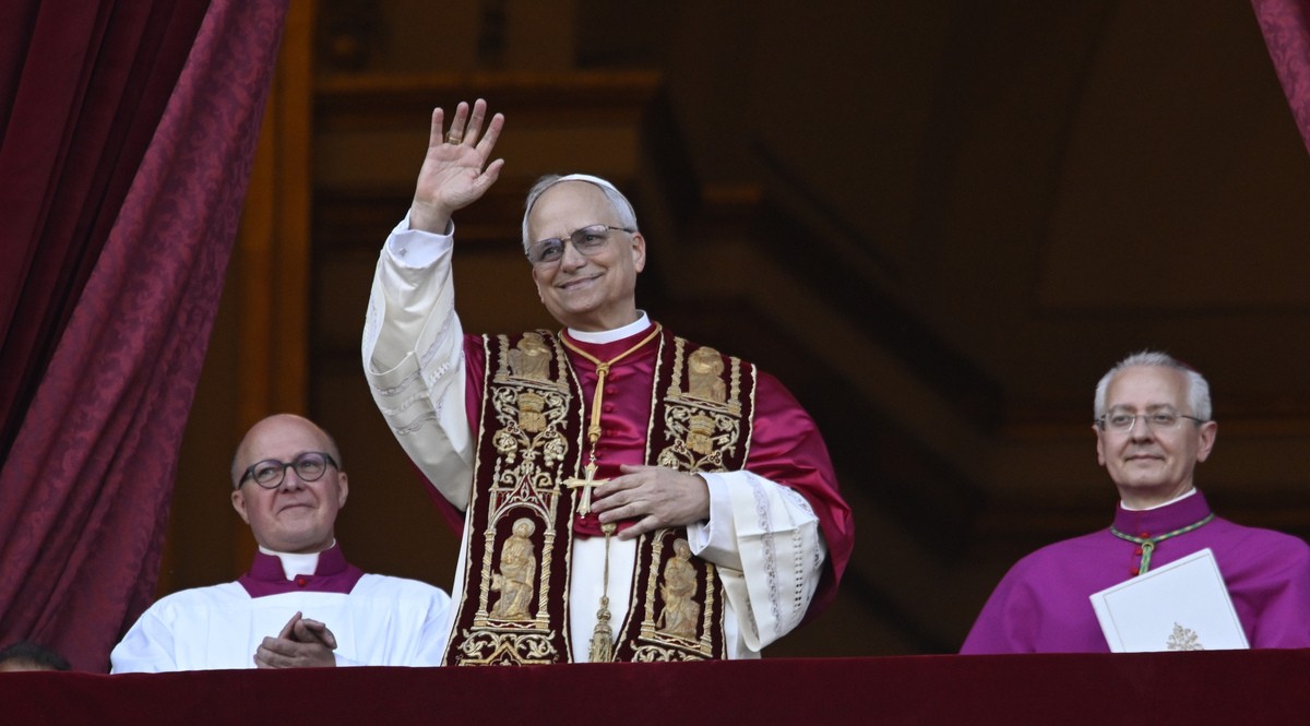 El cardenal Robert Prevost se convierte en el Papa 267 de la historia.