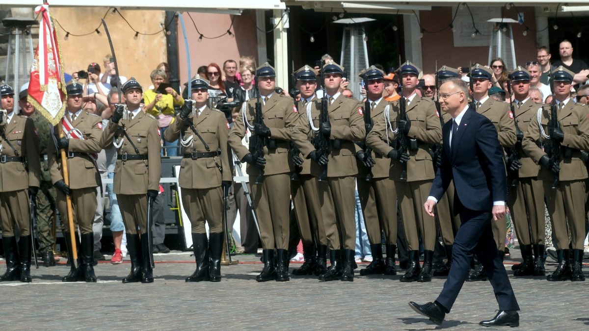 El presidente Andrej Duda del partido Ley y Justicia (PiS) durante la celebración del día de la bandera en Polonia.