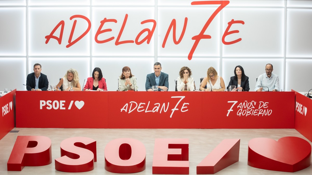 Sánchez preside la reunión de la Comisión Ejecutiva Federal del PSOE.