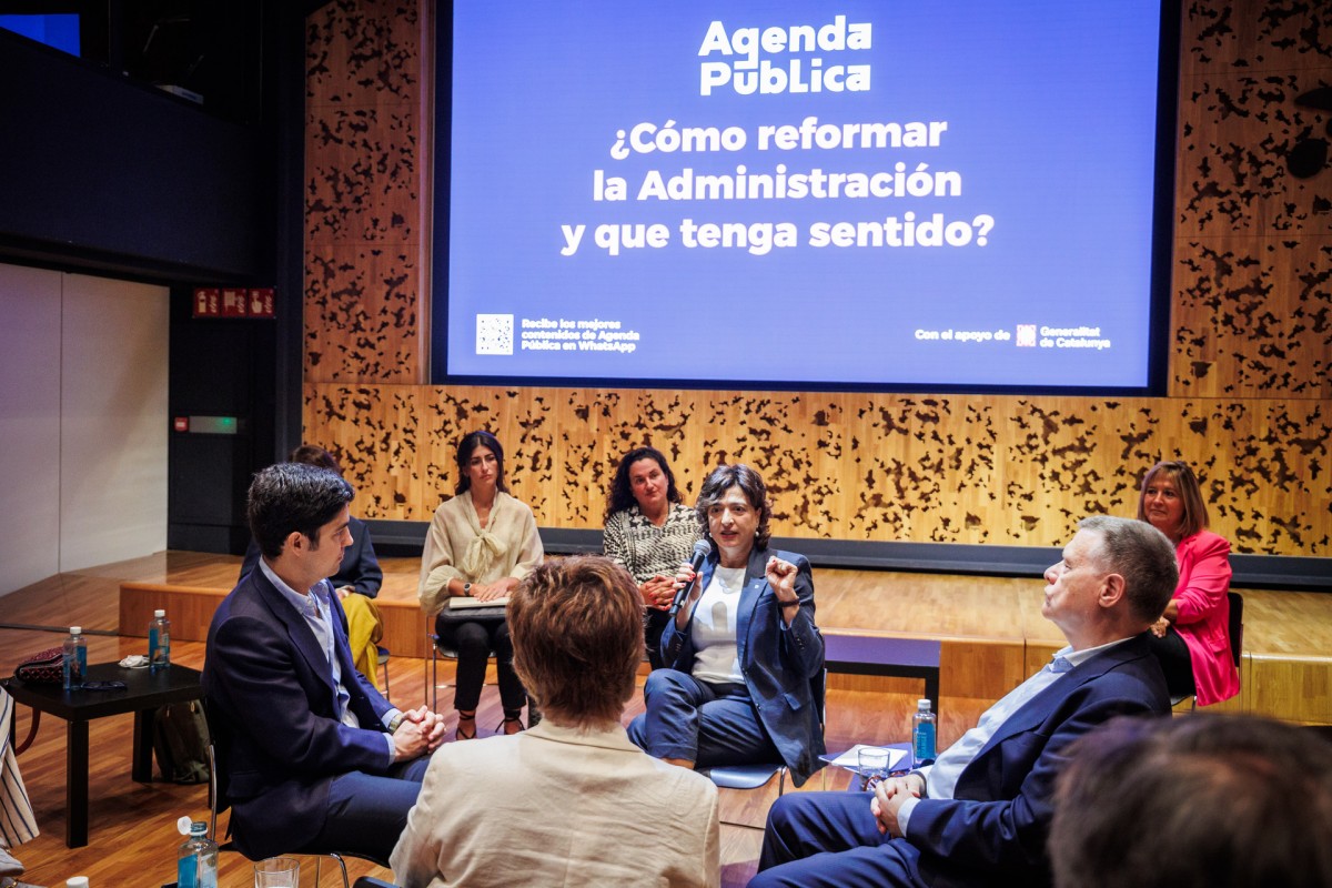 Eva Giménez y Jordi Sevilla abordan la reforma de la Administración.