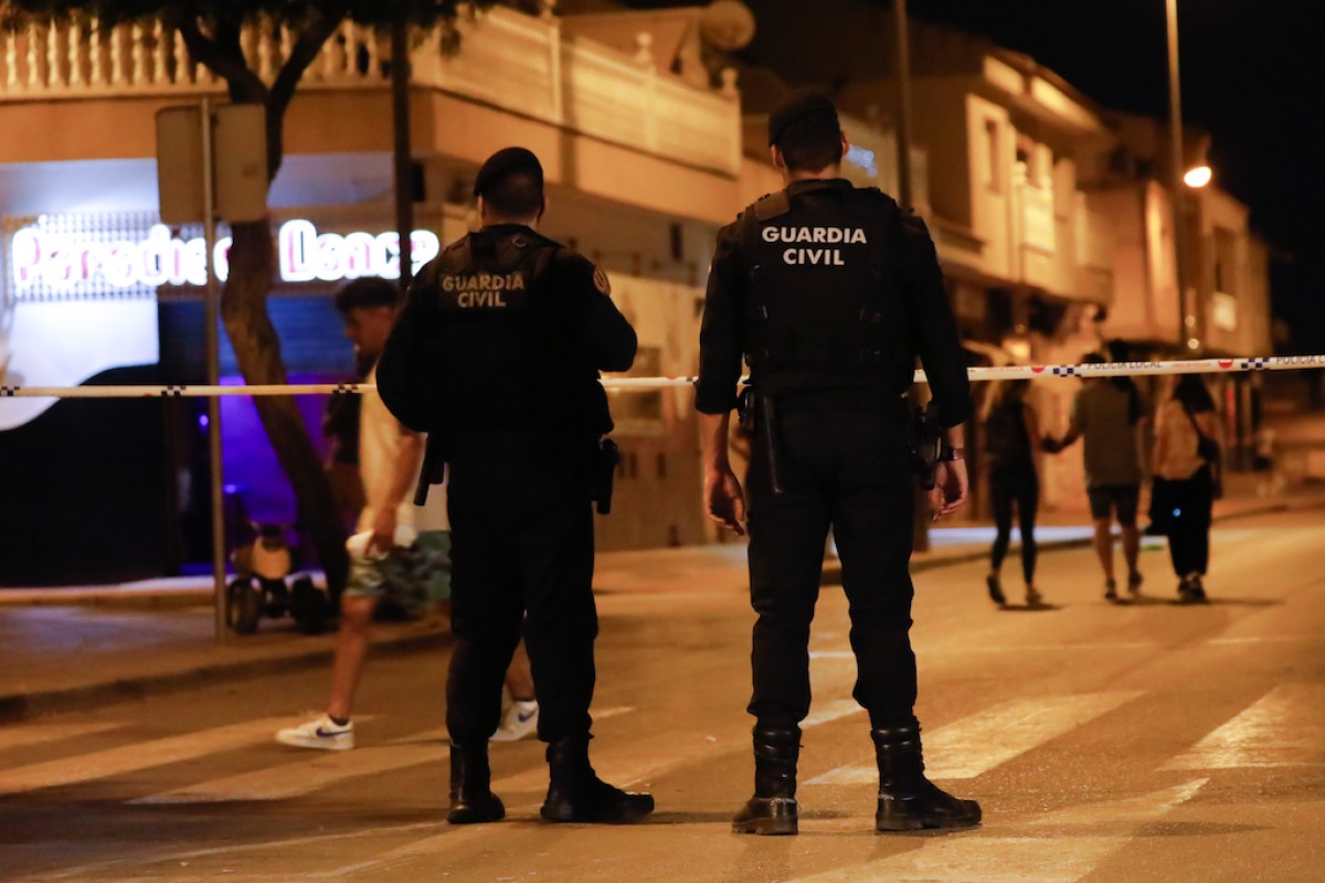 Agentes de la Guardia Civil durante los altercados en Torre-Pacheco el 12 de julio.