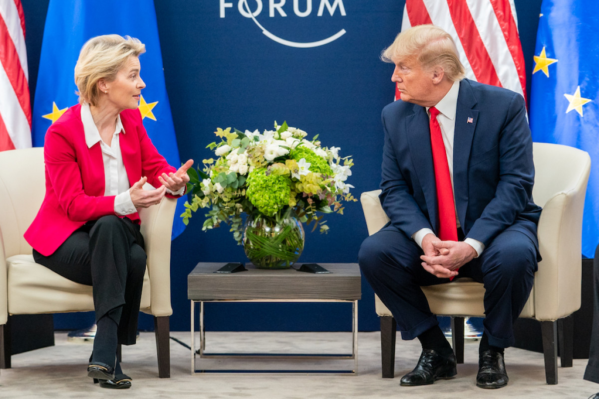 El presidente Donald Trump se reúne con la presidenta de la Comisión Europea, Ursula Von der Leyen.