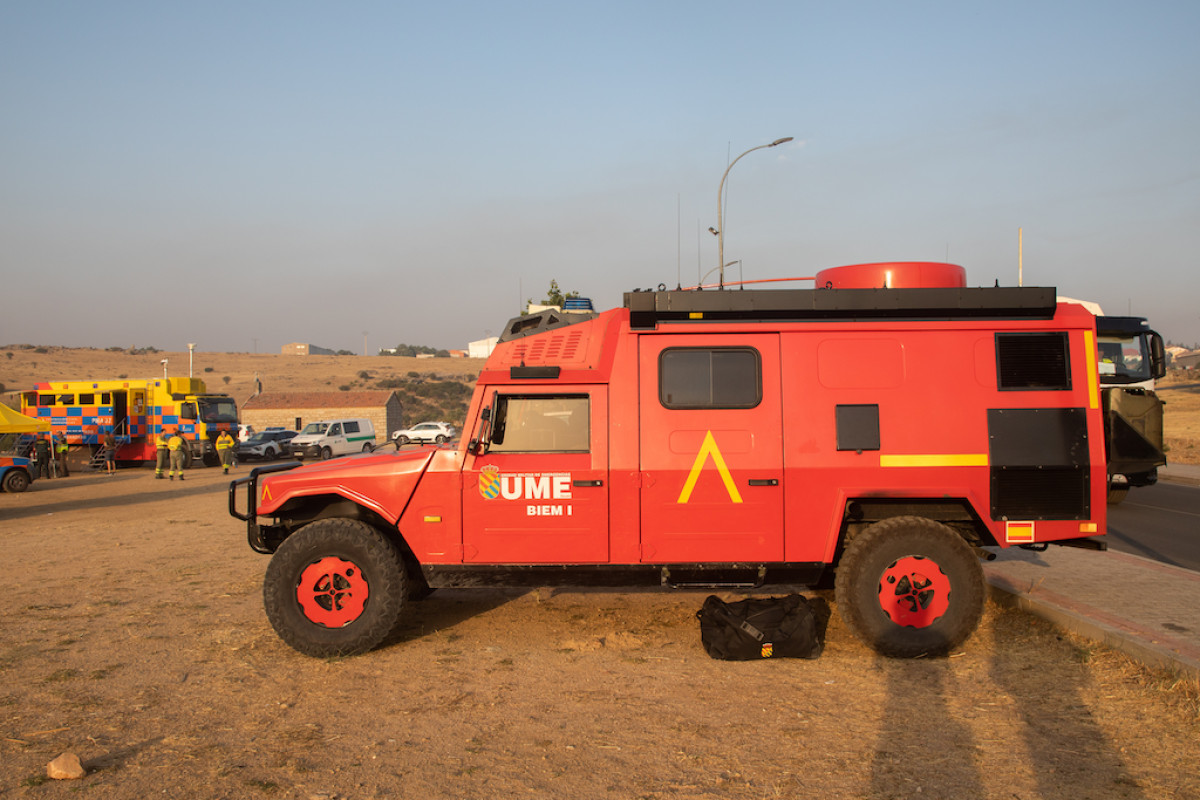 Centro de mando para el incendio originado en San Bartolomé de Pinares.