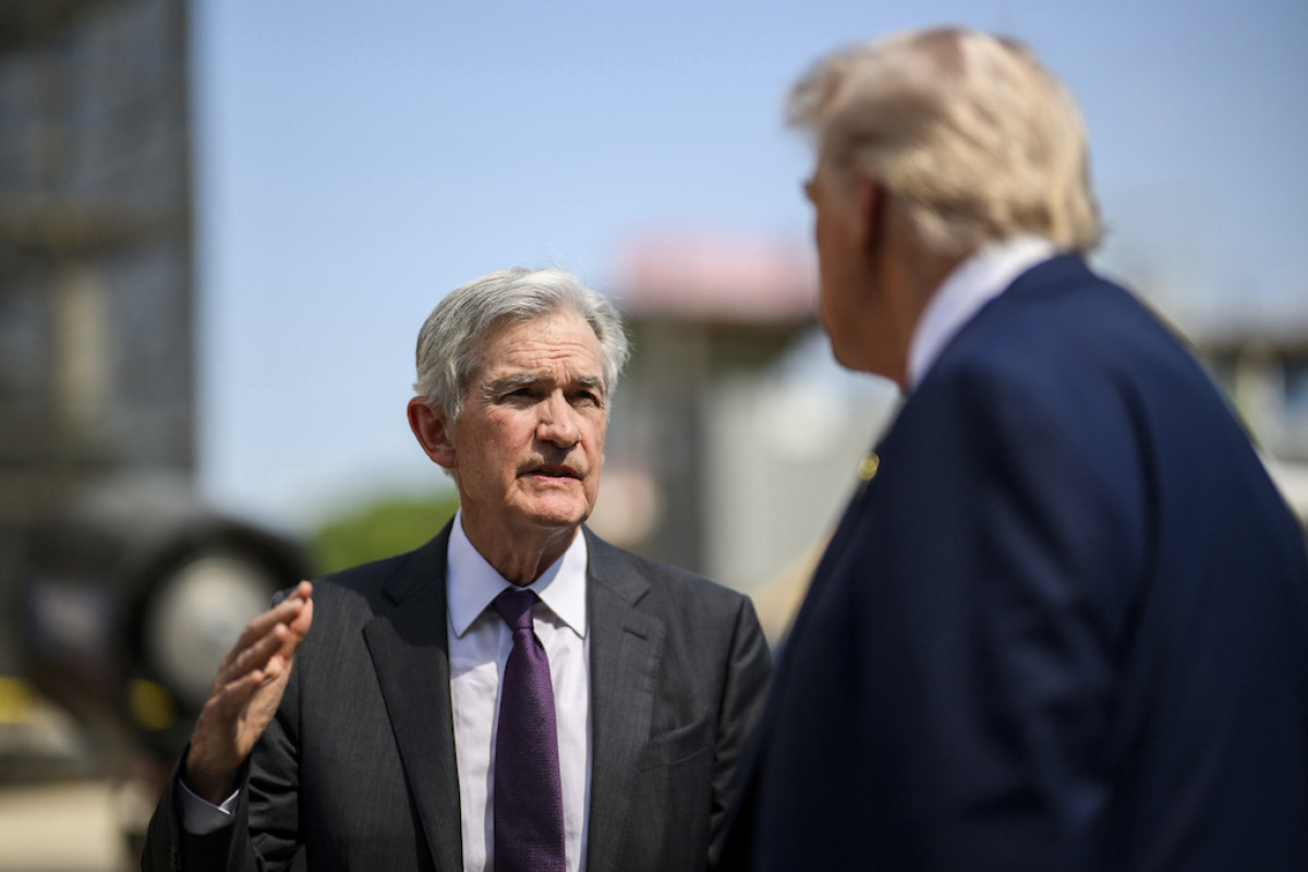 El presidente de los Estados Unidos, Donald Trump, visita la renovación de la Reserva Federal.