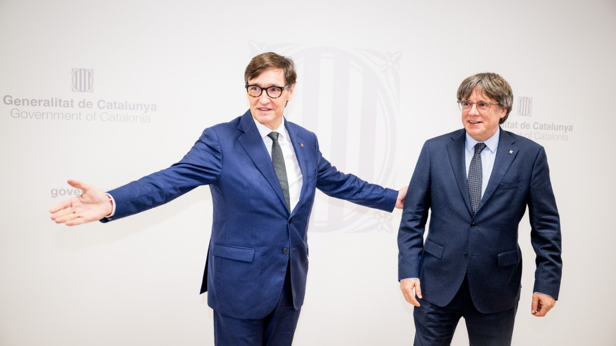 Salvador Illa y Carles Puigdemont se reunieron en Bruselas por primera vez desde la investidura del socialista.