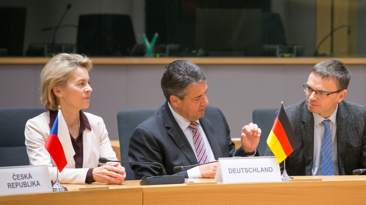 Ursula von der Leyen acudía a las reuniones de PESCO en calidad de ministra federal de Defensa de Alemania.