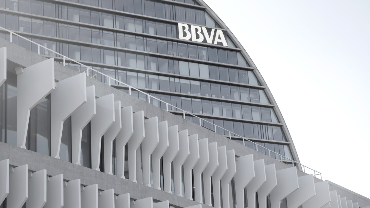 El BBVA insiste en la OPA hostil lanzada hace dieciséis meses.