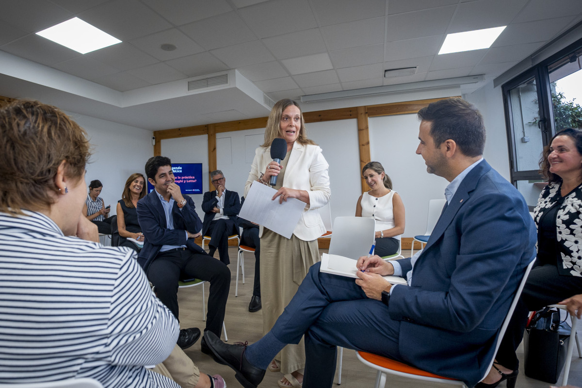 Fina Lladós, presidenta de Farmaindustria, durante su intervención en un microespacio de 'Agenda Pública'.