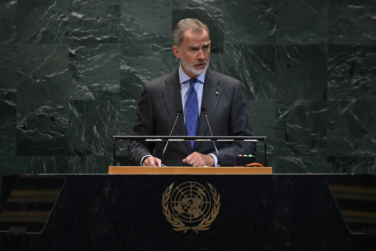 El rey Felipe VI de España pronuncia un discurso durante el debate general del 80.º período de sesiones de la Asamblea General de las Naciones Unidas (AGNU).