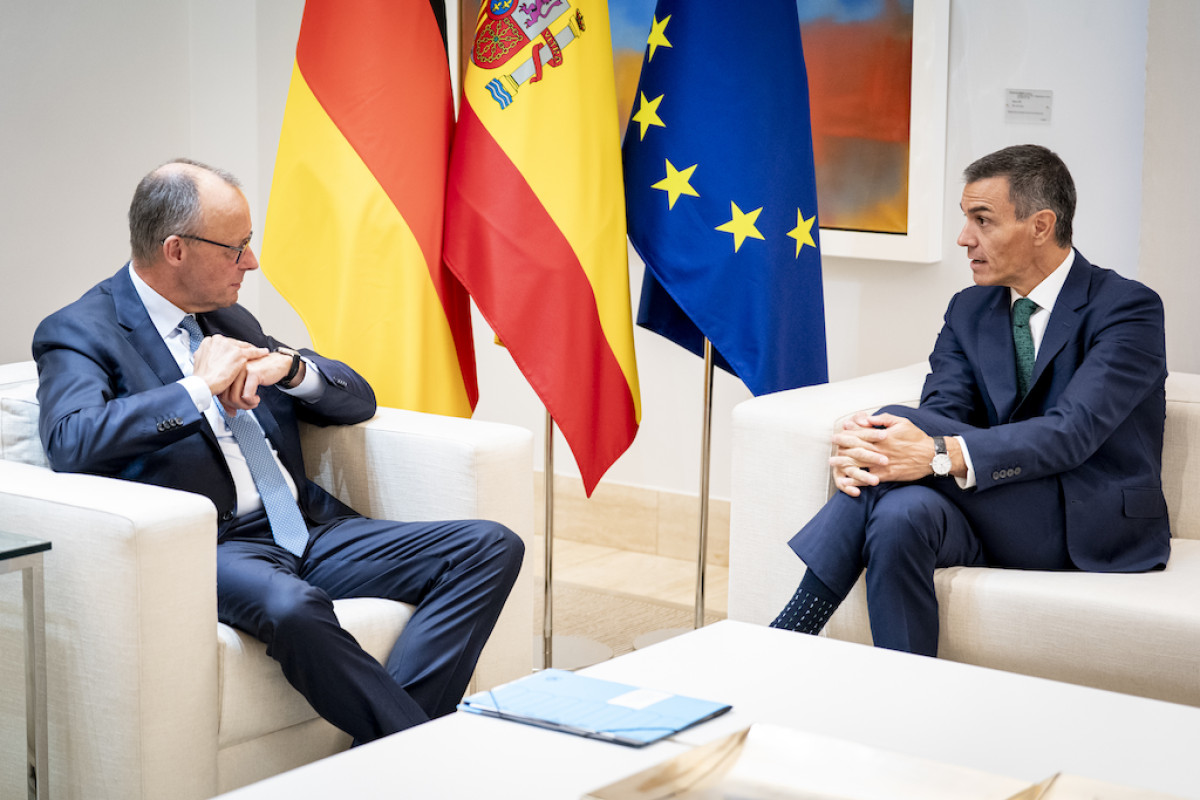 Pedro Sánchez recibe al canciller de la República Federal de Alemania, Friedrich Merz.