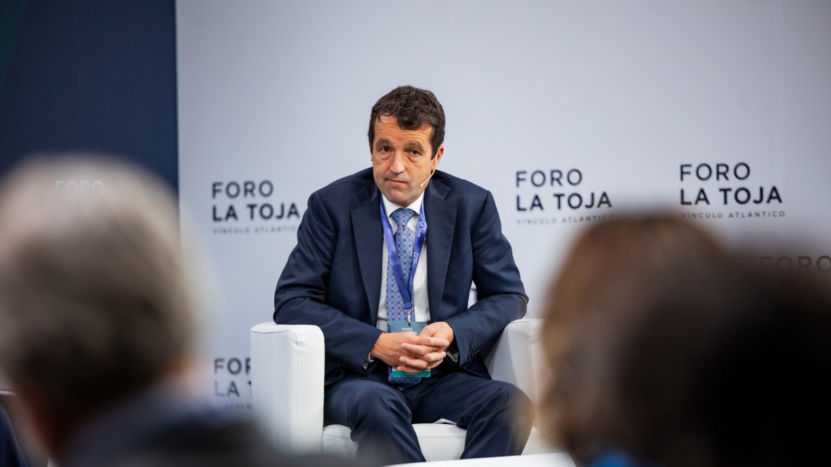Ángel Escribano es co-fundador de EM&E y presidente de Indra Sistemas.