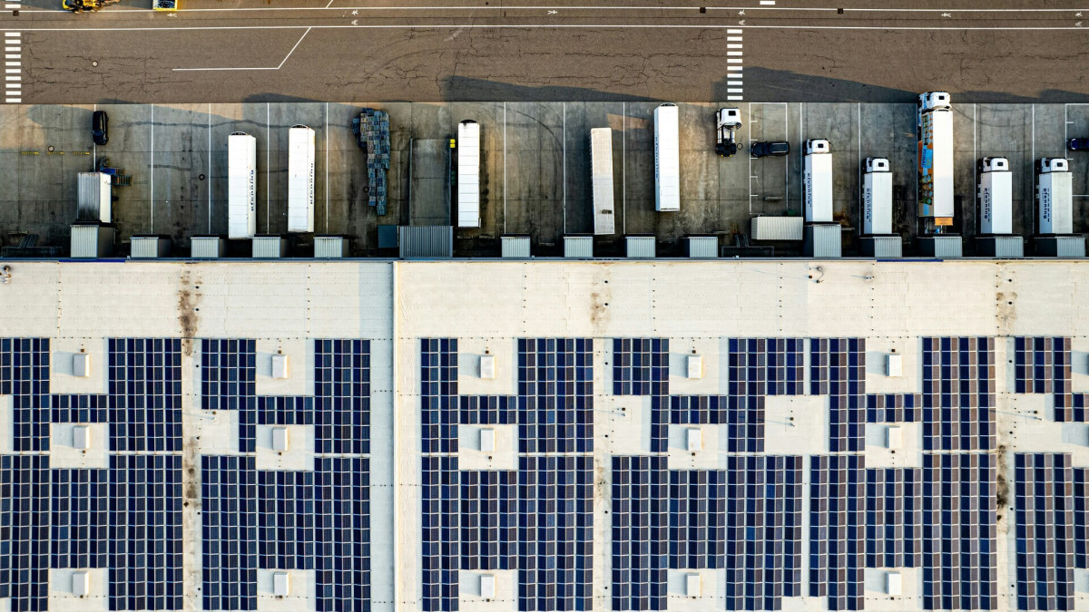 Polígono industrial lleno de placas solares en Alemania.