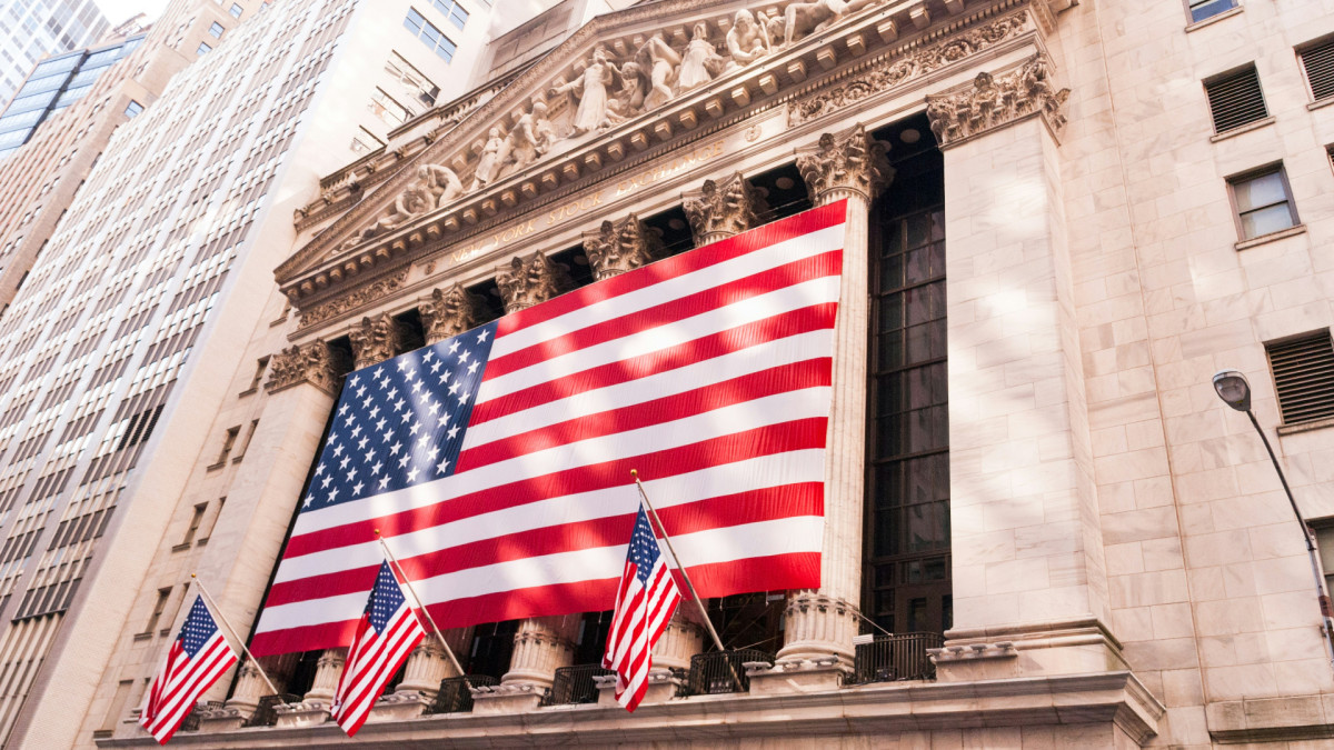 La bolsa de Nueva York (NYSE Building) en Wall Street. | Unsplash / David Vives