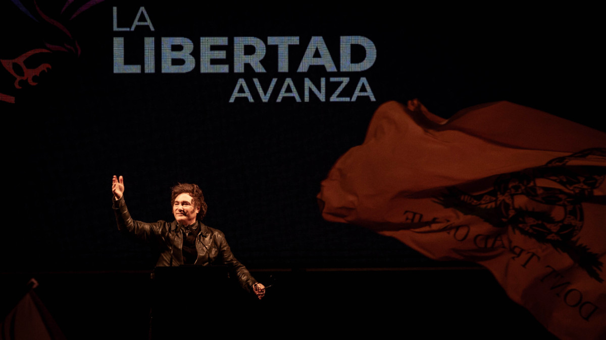 Javier Milei en el parque de Lezama durante un evento de su partido, La Libertad Avanza (LLA).