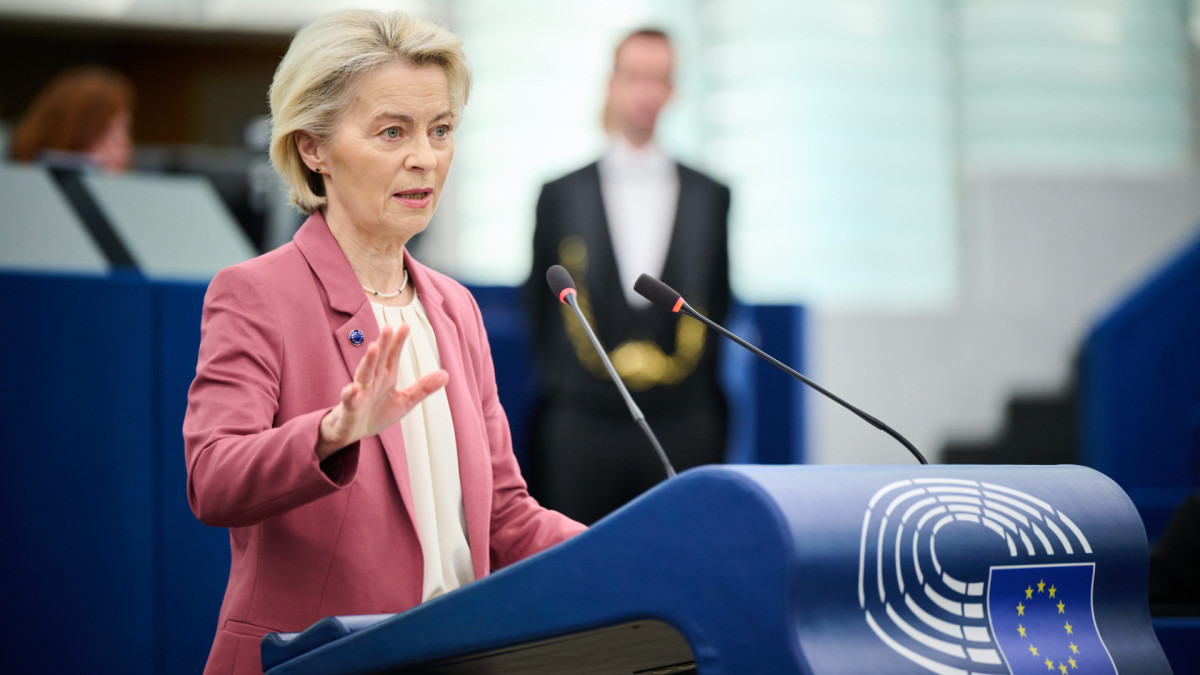 La presidenta de la Comisión Europea, Ursula von der Leyen, durante un pleno el pasado mes de octubre.
