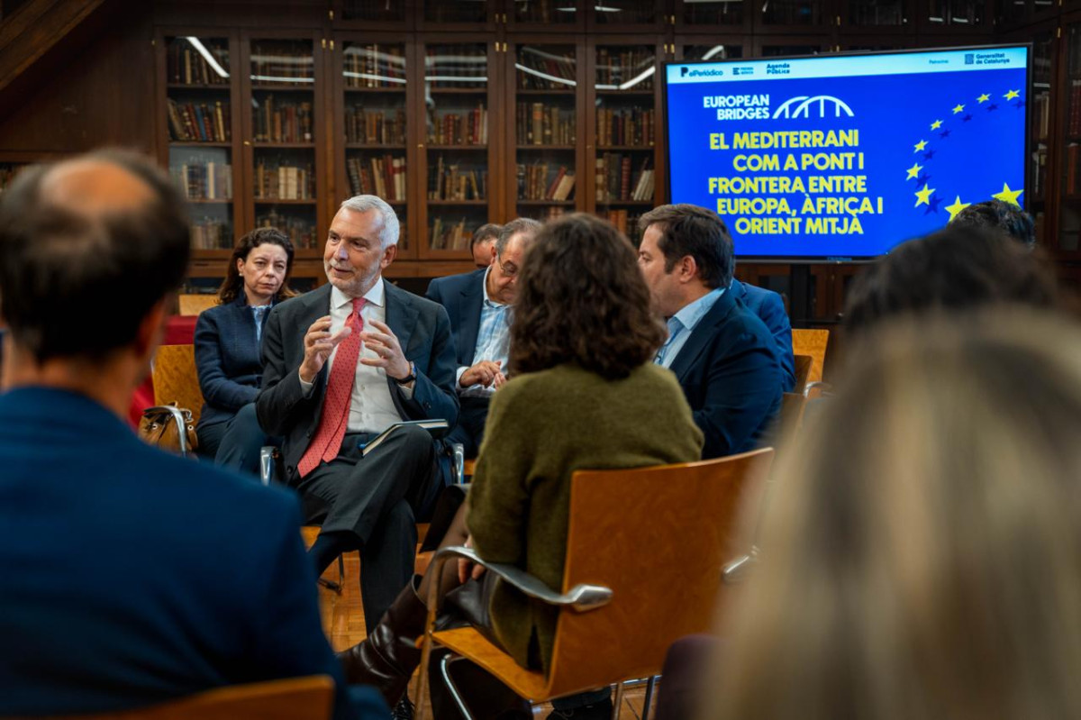 El diplomático Stefano Sannino interviene en la sesión.