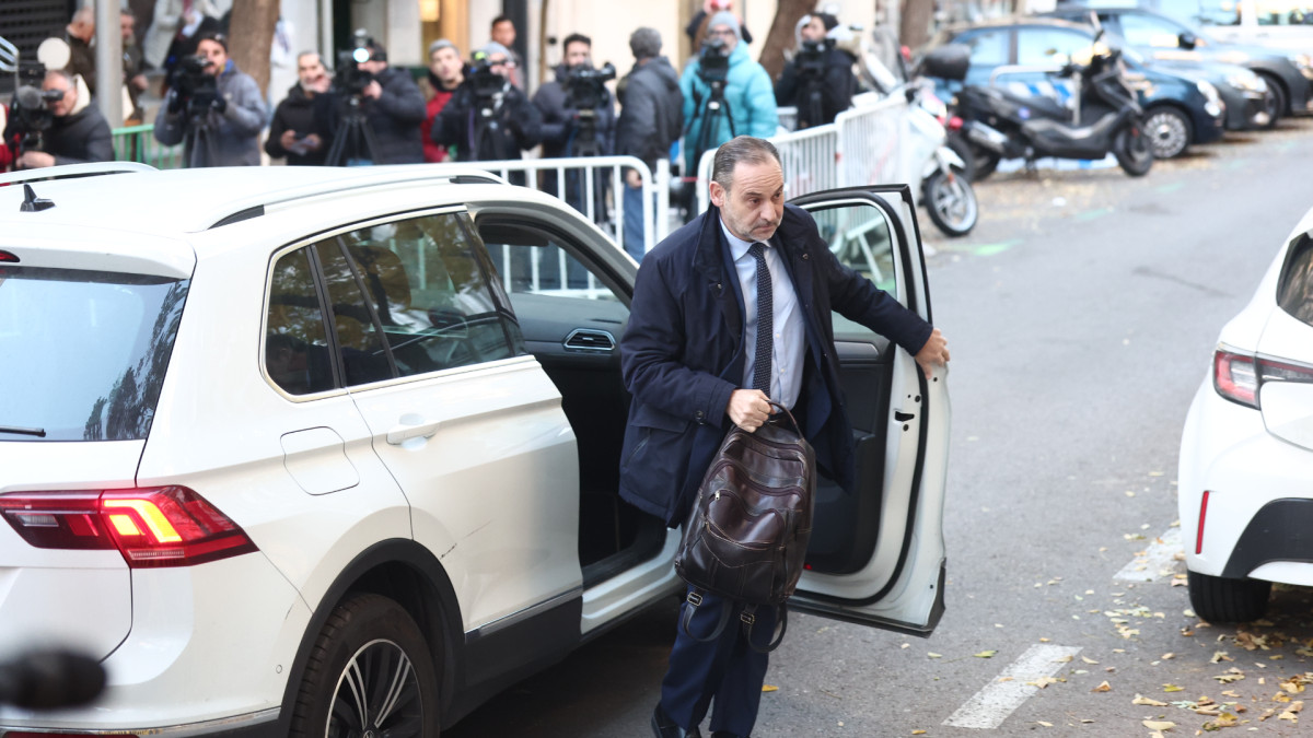 José Luis Ábalos entrando al juzgado el pasado 27 de noviembre, día en que se decretó su entrada provisional en prisión.