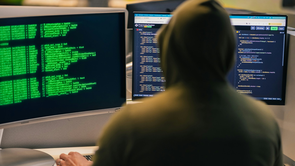 El autor incide en la importancia de la ciberseguridad para un país como España.