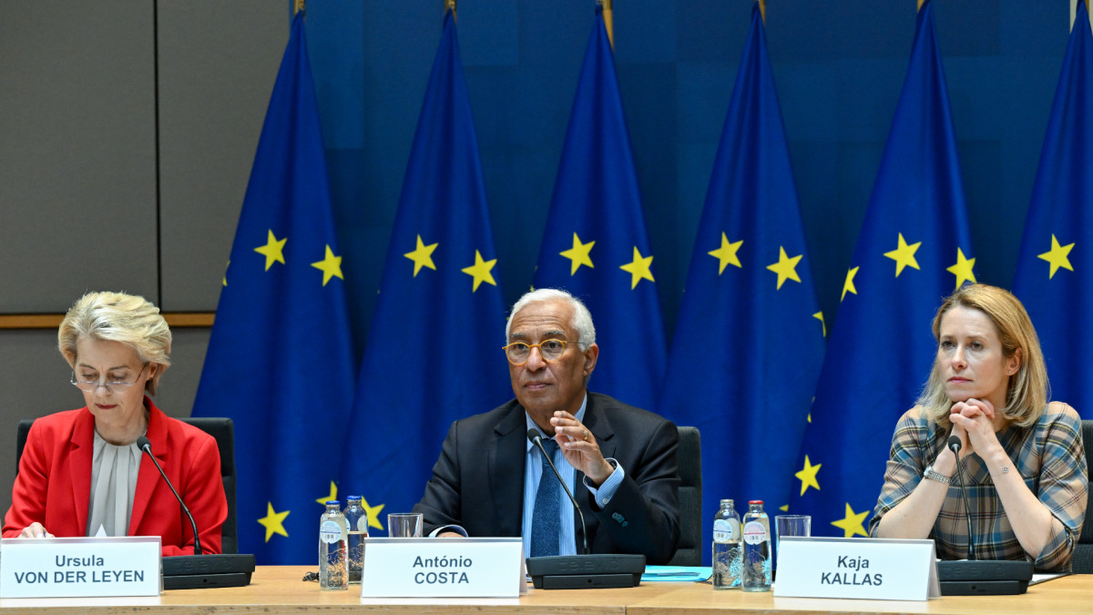From left to right: Ursula von der Leyen (President of the European Commission), António Costa (President of the European Council) and Kaja Kallas (High Representative of the European Union for Foreign Affairs and Security Policy).