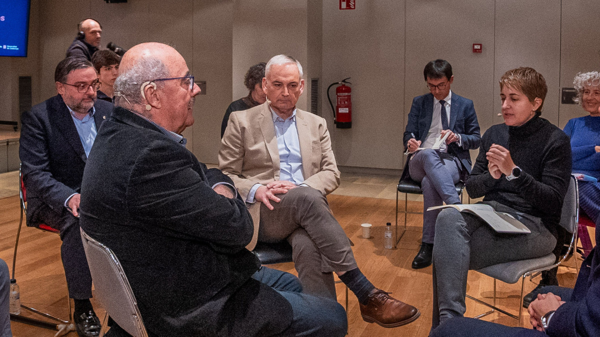 Manel Nadal, Josep Vicent Boira y Marta Pascal durante el encuentro.