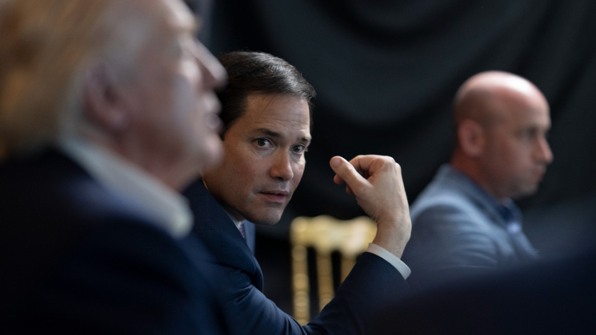 El secretario de Estado, Marco Rubio, siguiendo la operación de captura de Nicolás Maduro junto al presidente Donald Trump. | Imagen oficial de la Casa Blanca