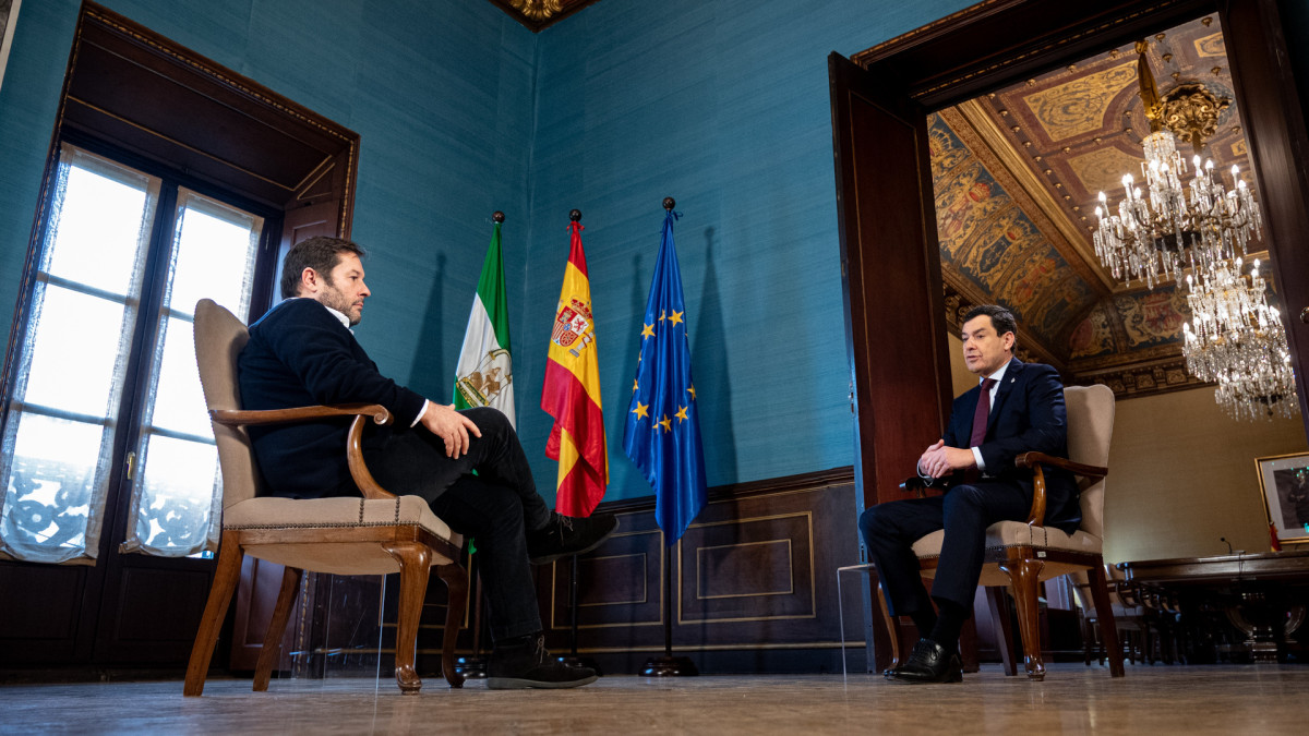 El presidente de Andalucía, Juan Manuel Moreno Bonilla, durante la conversación con 'Agenda Pública'.