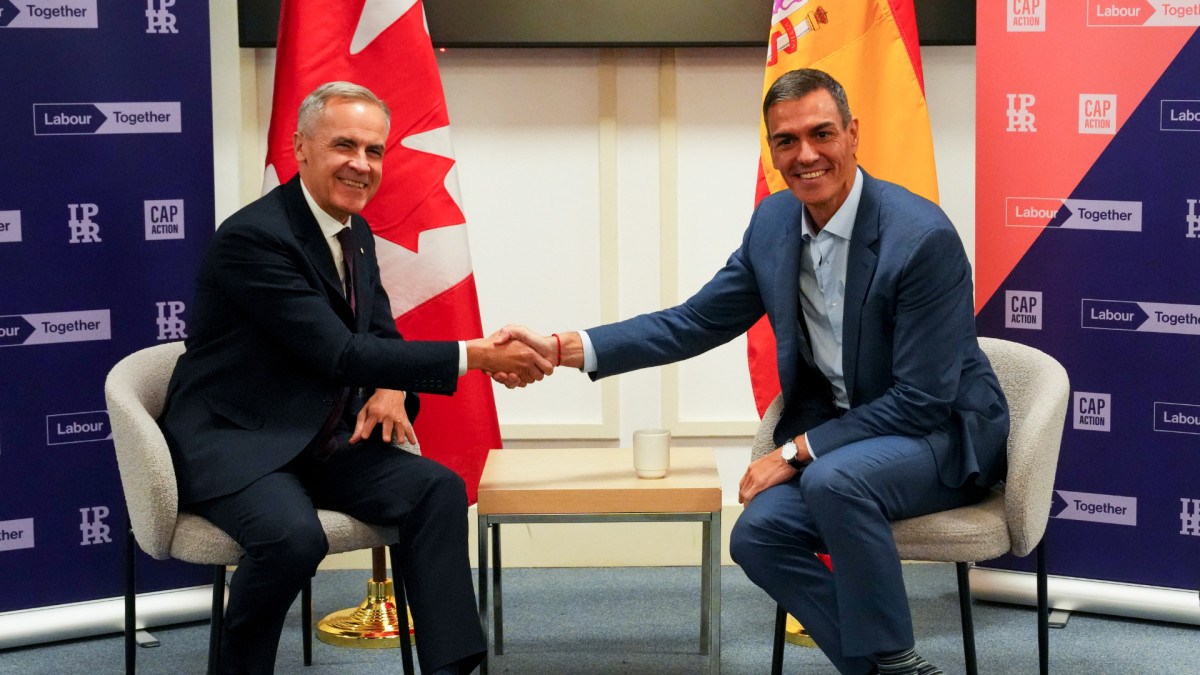 Canadian Prime Minister Mark Carney at a bilateral meeting with Spanish President Pedro Sánchez.