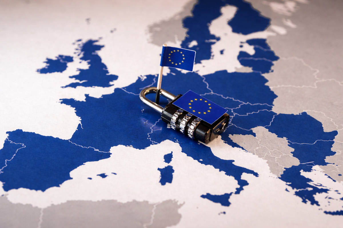 El autor propone un modelo de Unión Europa que profundice en la integración federal de los Estados miembros.