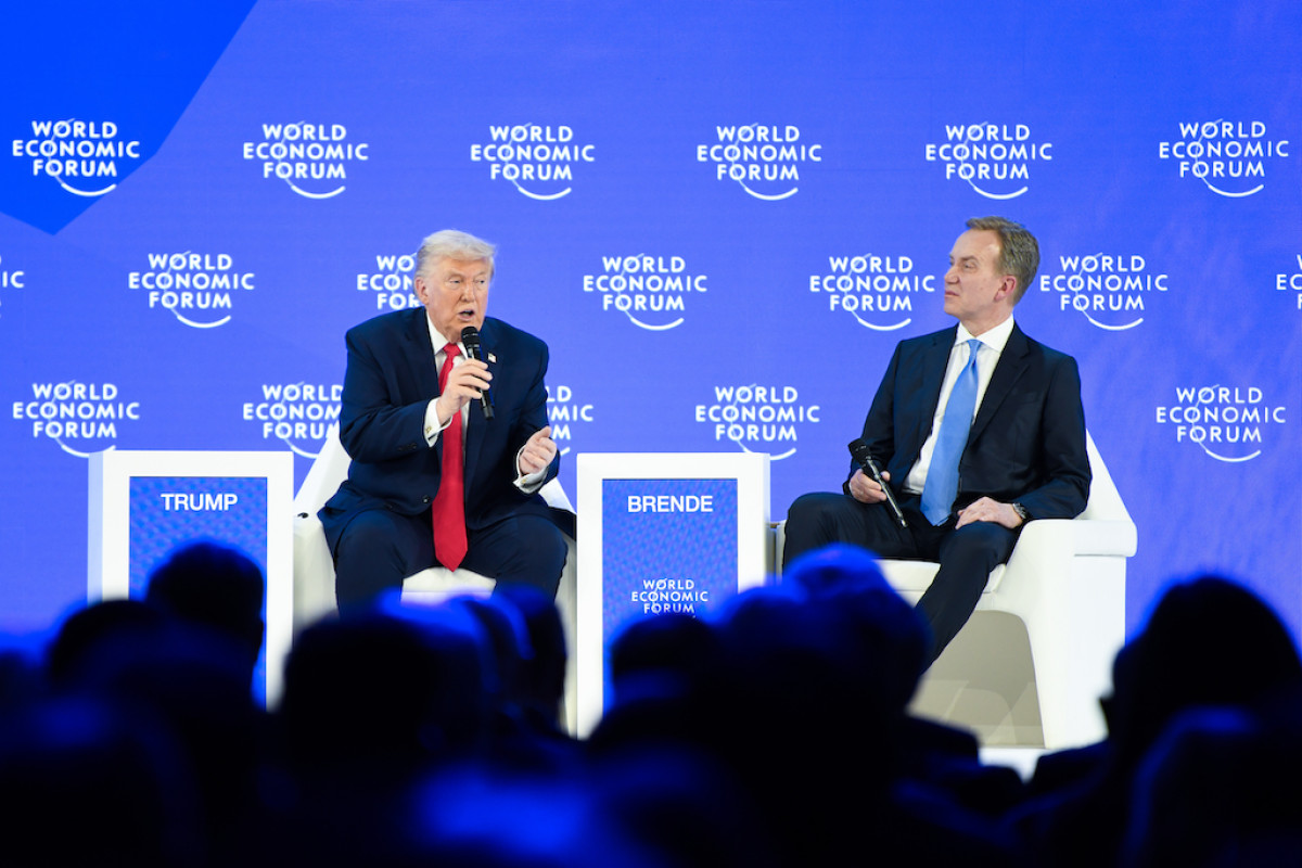 El presidente de Estados Unidos, Donald Trump (izquierda), habla en la reunión anual del Foro Económico Mundial en Davos. | Lian Yi / Xinhua News / ContactoPhoto
