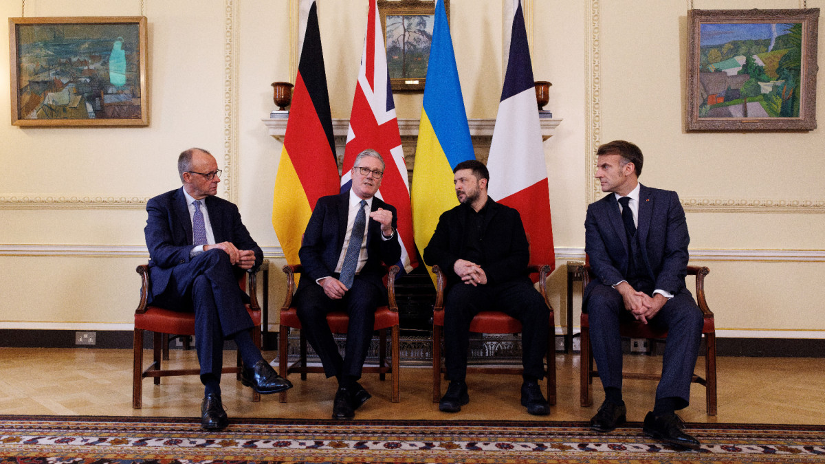 Friedrich Merz, canciller alemán, Keir Starmer, primer ministro británico, Volodimir Zelenski, presidente ucraniano y Emmanuel Macron, presidente francés.
