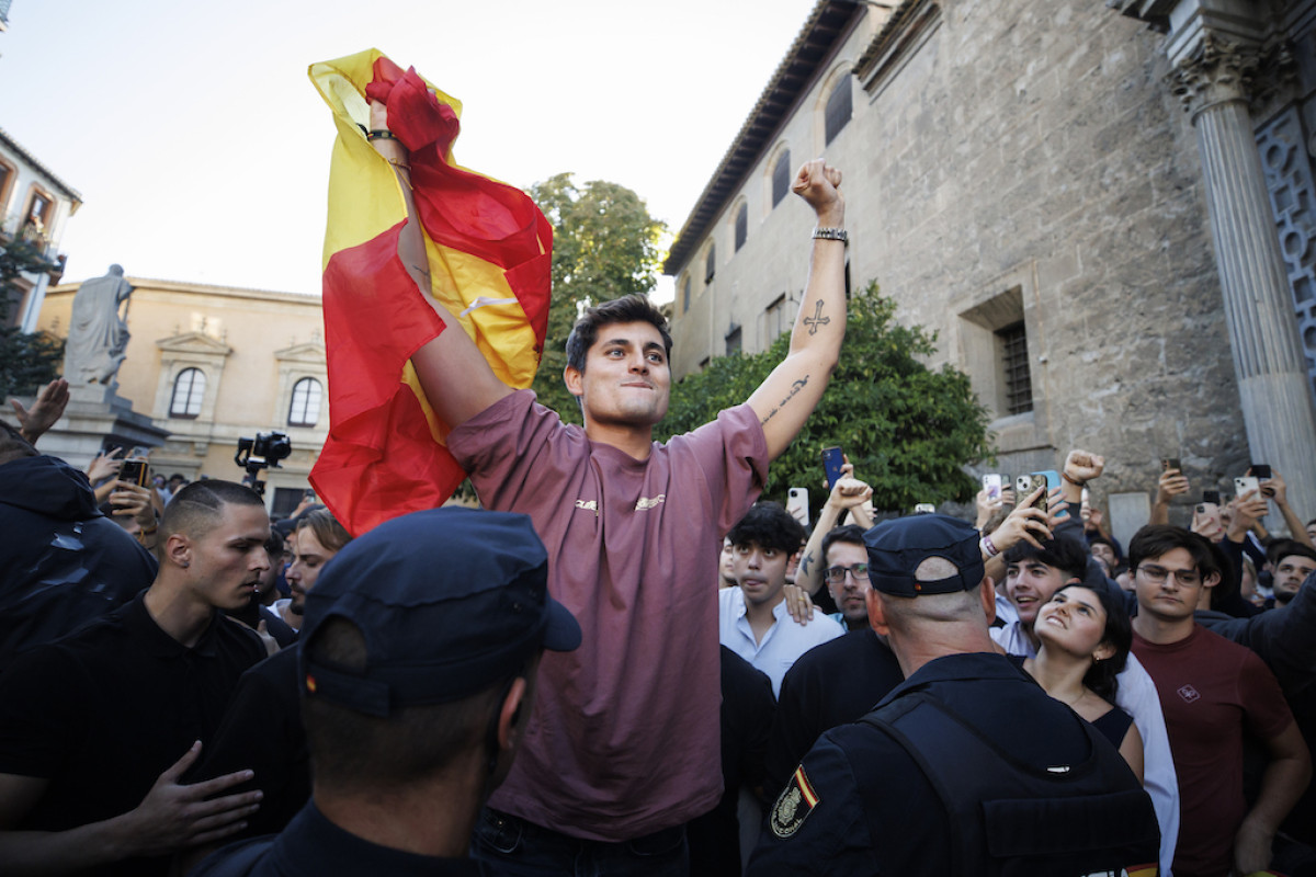 El agitador Vito Quiles interviene en el acto 'España combativa'.