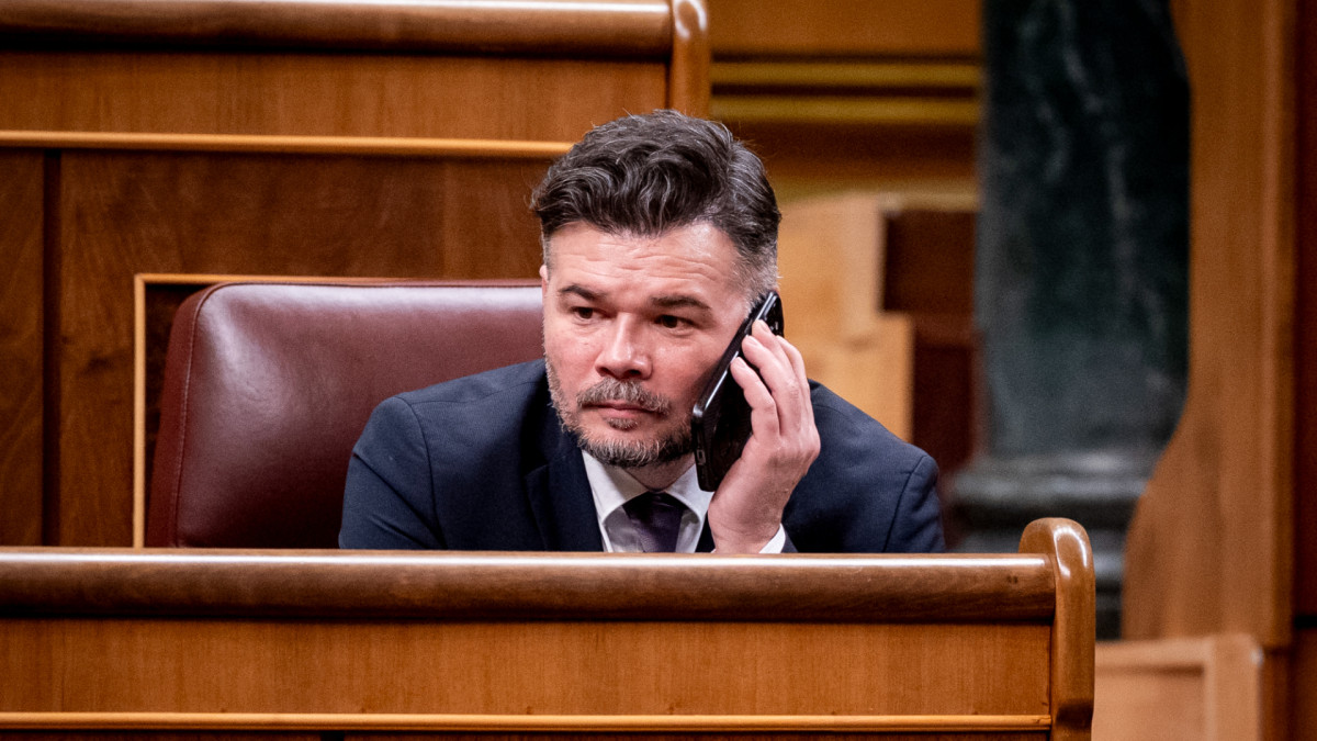 El portavoz de ERC en el Congreso, Gabriel Rufián, durante un pleno en el Congreso de los Diputados, a 10 de febrero de 2026.