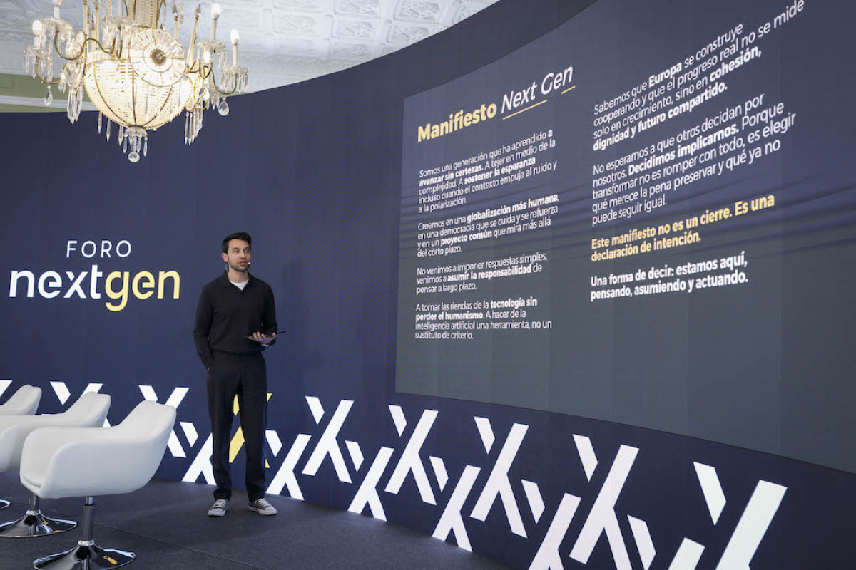 Los participantes del primer Foro Next Gen en la foto de grupo.