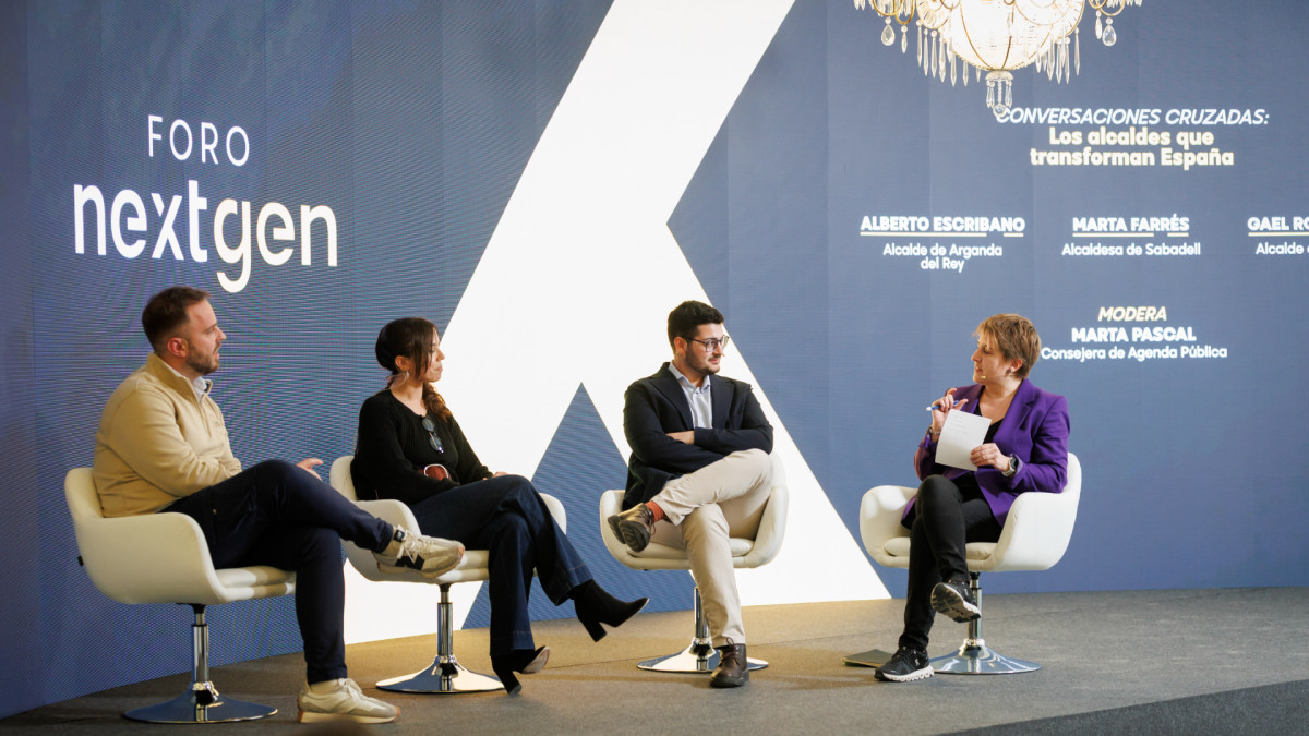 Marta Pascal se encargó de moderar la conversación entre los alcaldes de Portbou, Sabadell y Arganda del Rey en el Foro Next Gen.
