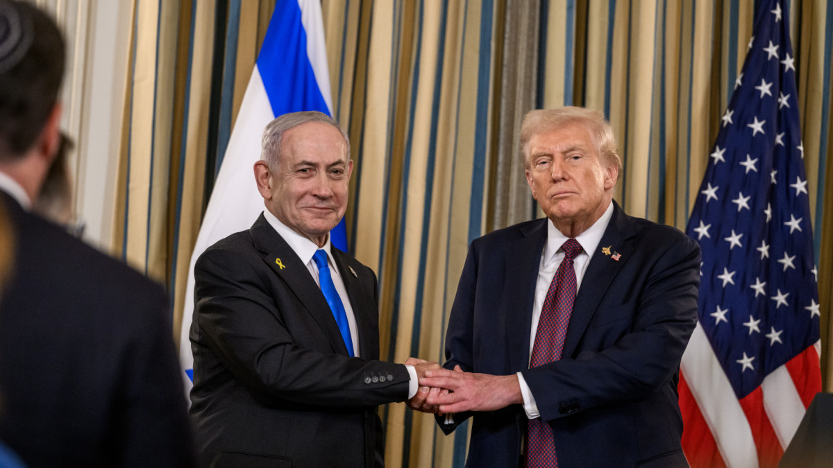 El primer ministro israelí, Benjamín Netanyahu, junto al presidente estadounidense, Donald Trump.