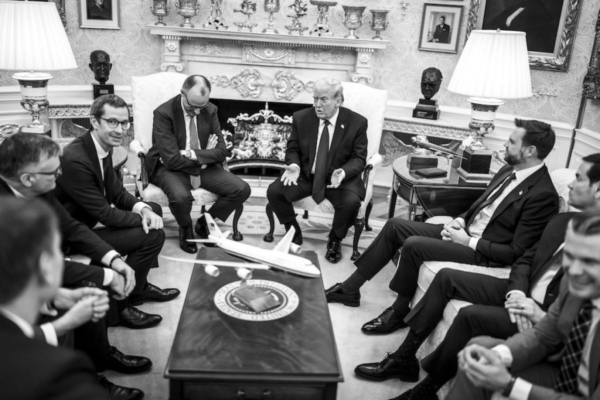 El presidente estadounidense Donald Trump se reúne con el canciller alemán Friedrich Merz.