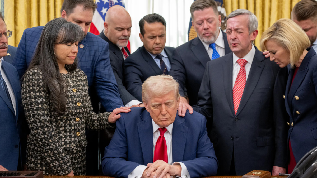 Ya en 2025, Donald Trump se unió en un rezo a los 