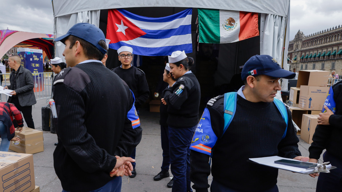 Organizaciones sociales mexicanas, en coordinación con la Marina, preparan un envío de ayuda humanitaria para Cuba.