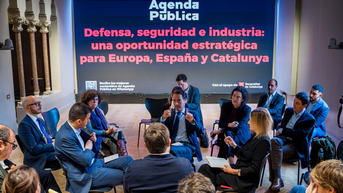 El microespacio de 'Agenda Pública' aborda el debate de la defensa en un contexto geopolítico volátil.